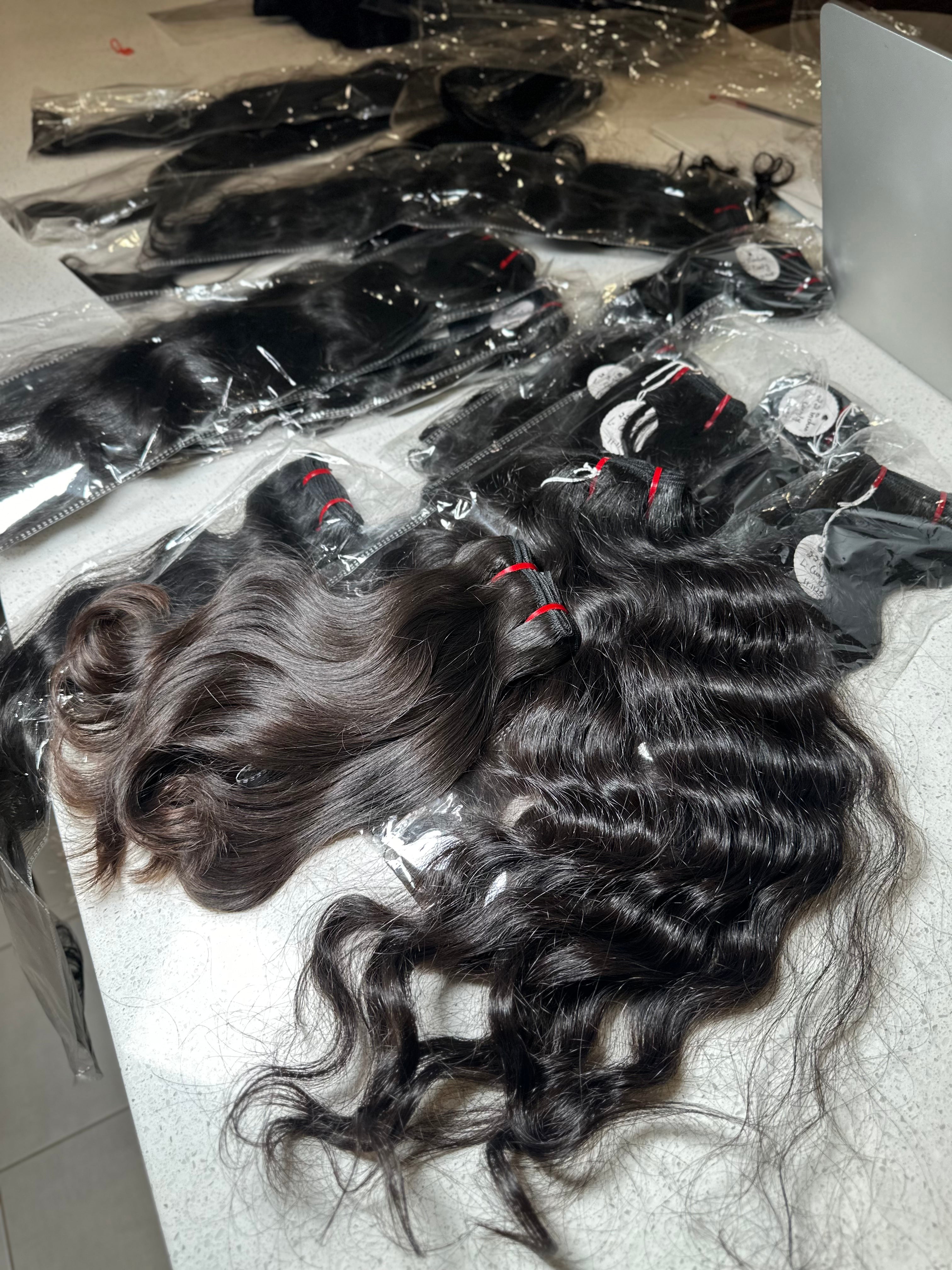 PACK SAINT VALENTIN ( 3 BUNDLES LOOSE CURLY )